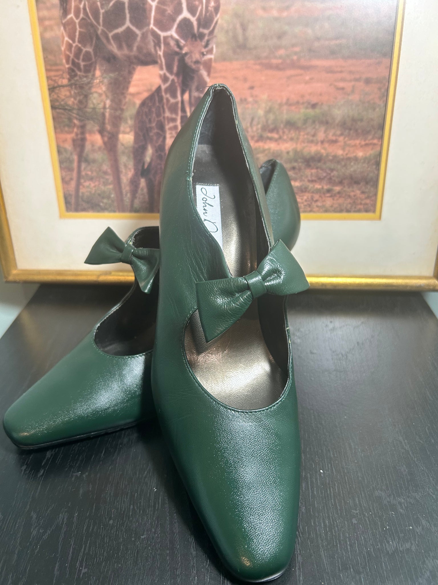 GREEN PUMP WITH BOW